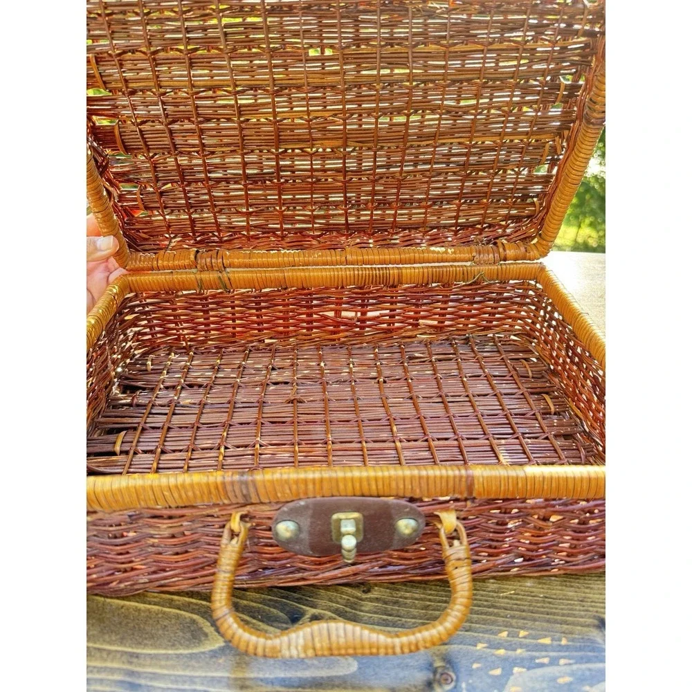 Wicker Picnic Basket Woven Storage Basket w Handle Latch Vintage Style 13.5" - Picture 4 of 12